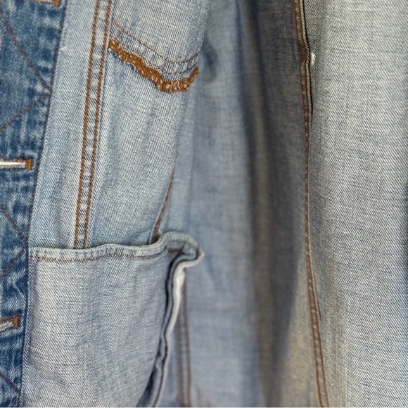 Madewell Distressed Denim Trucker Jacket (L) - Picture 5 of 7